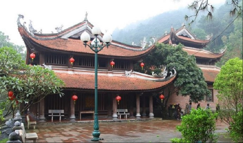 Đền thờ Trương Hán Siêu ở Chùa Non Nước