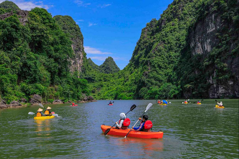 Review nên đi Tam Cốc hay Tràng An