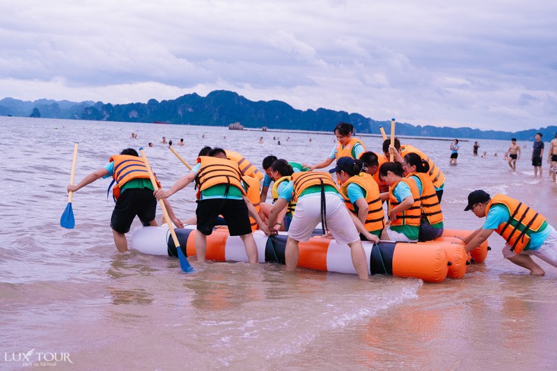 Trò chơi gắn kết đội nhóm thích hợp tổ chức tại bãi biển 