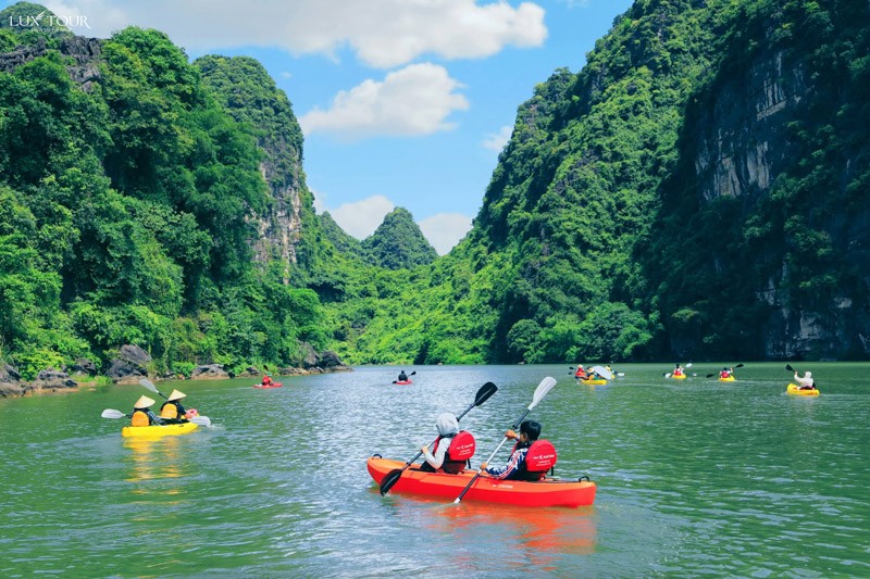 Giá vé Tràng An Ninh Bình cho hạng mục chèo thuyền kayak